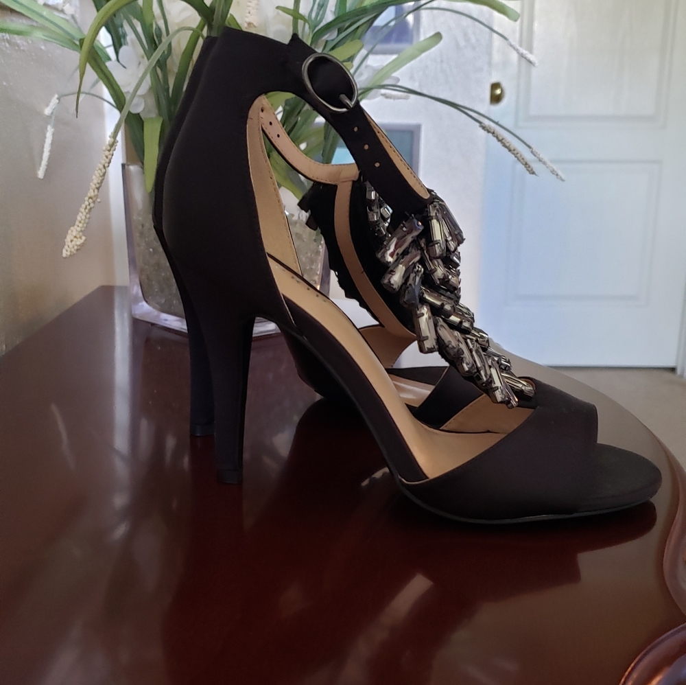 Torrid Multi Gem T-Strap Heels (Wide Width) - Picture 3 of 4